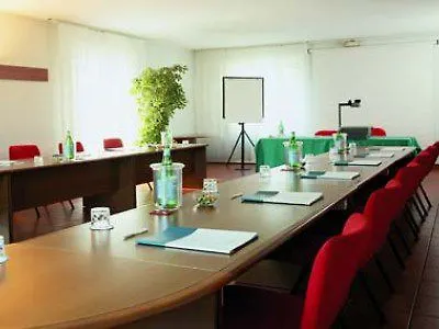Una Hotel Lodi 4*,